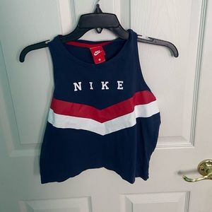 Cropped Nike workout tank